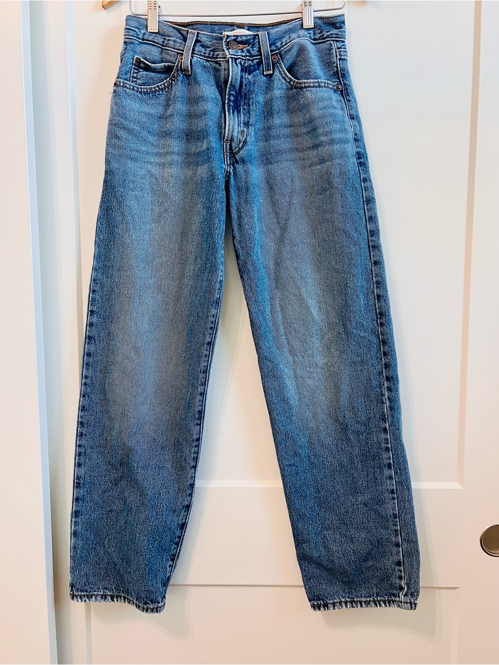 Levi’s ‘94 Baggy Jeans Women’s 26 Light Wash 100% Cotton Relaxed Wide Leg - Picture 6 of 10